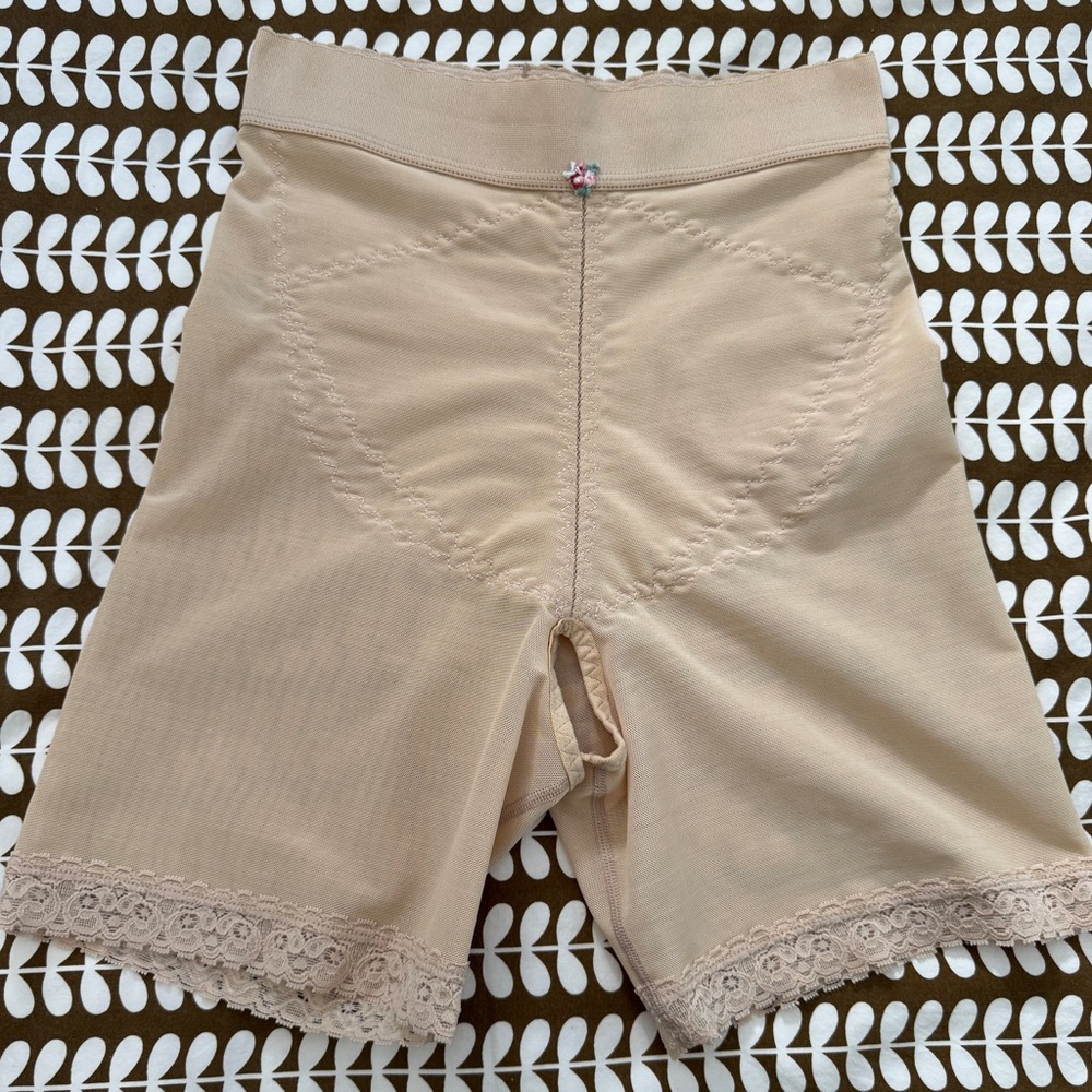 Design Veronique TRAM Flap Compression Girdle Like New M Beige Non Zip Pull Up